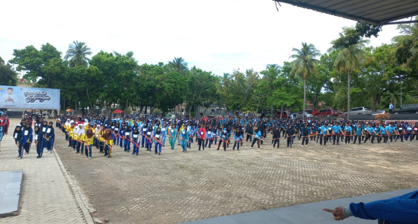 Tim Tari MAN 1 Lampung Selatan Ikuti Latihan Bersama Tari Tuping di Lapangan Pemda