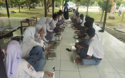 Makan Bergizi Gratis Perdana, 295 Siswa MAN 1 Lampung Selatan Antusias Ikuti Program