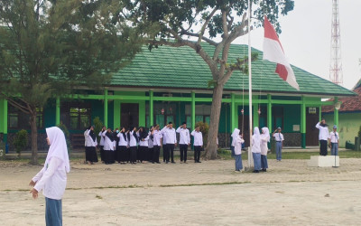 Rutin Upacara Bendera, Salera Sebagai Pembina Upacara