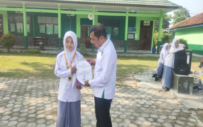 SISWA MAN 1 LAMPUNG SELATAN RAIH MEDALI EMAS DI AJANG NATIONAL SCIENCE DAN MEDICAL OLYMPIADE 2025